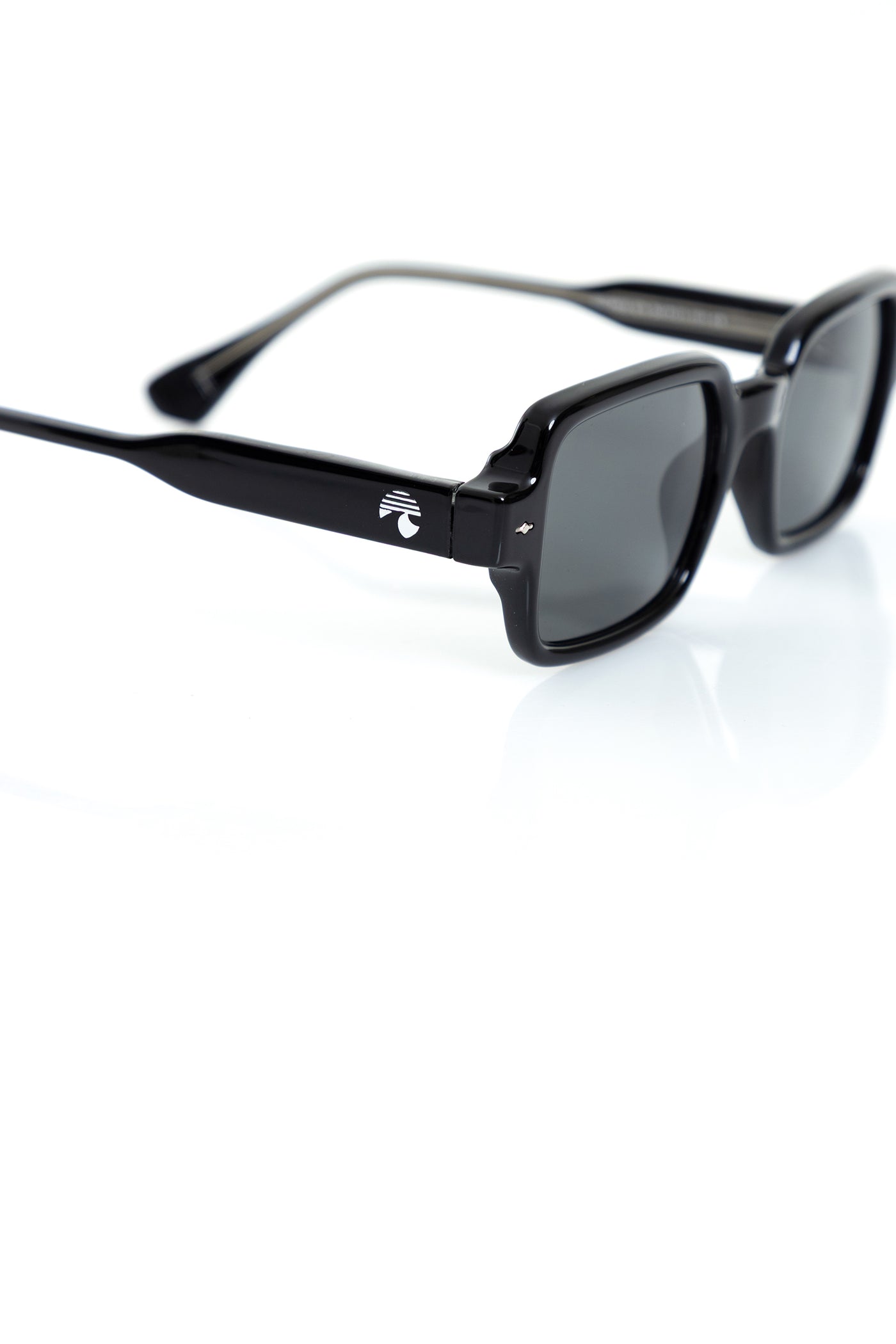 BLACK DRIP SUNGLASSES