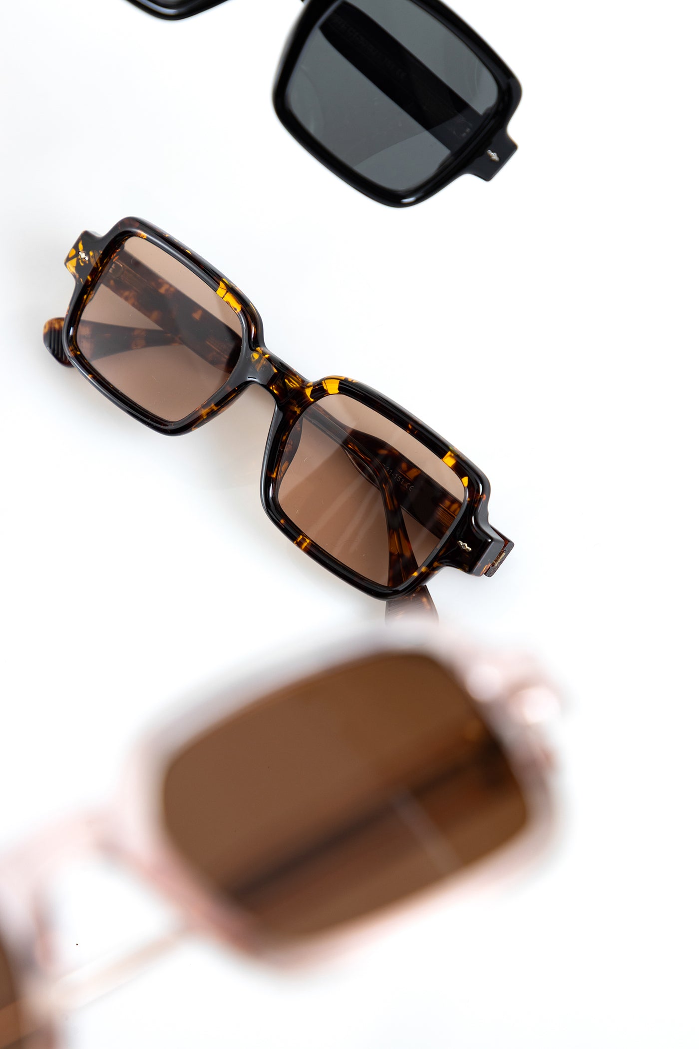 ANIMAL PRINT DRIP SUNGLASSES