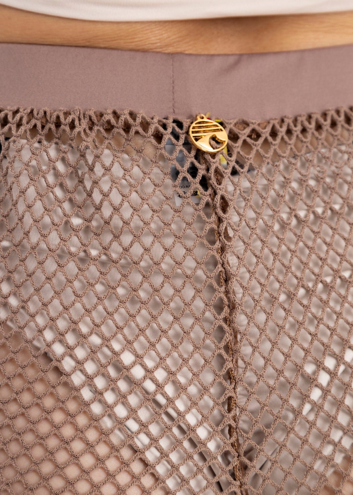 SHORT BROWN MESH